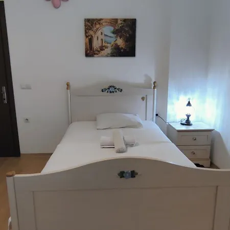 Arslan With Pool فيلة